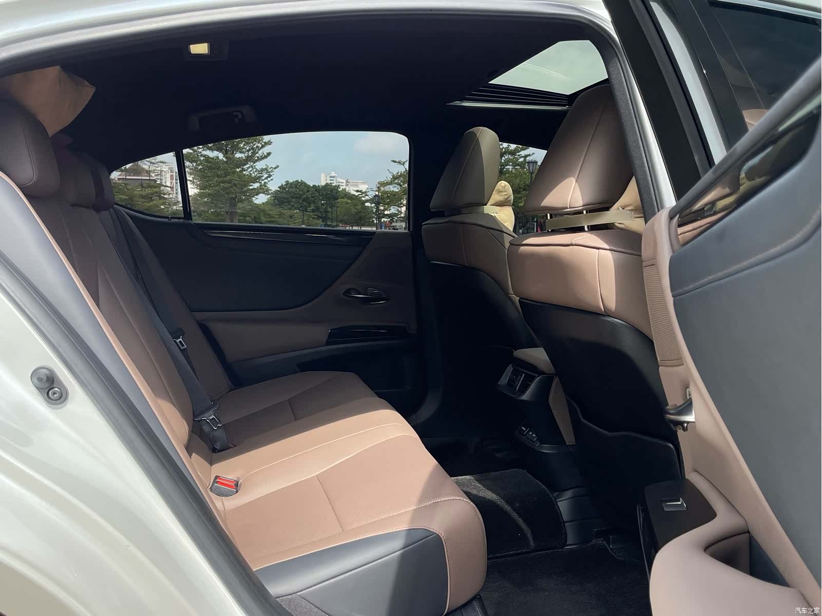 Lexus ES, 2024 14