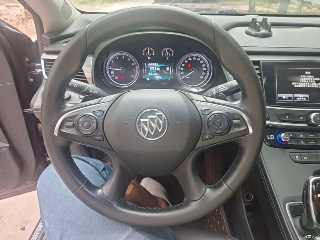 Buick LaCrosse, 2017 11
