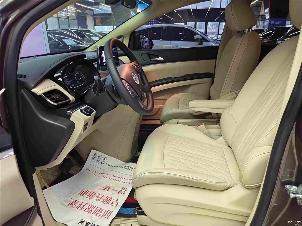 Buick GL8, 2024 10