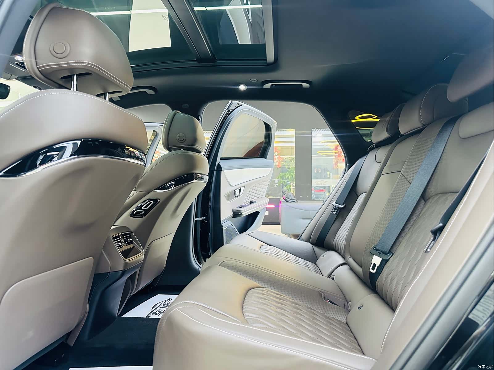 BYD Han, 2023 10