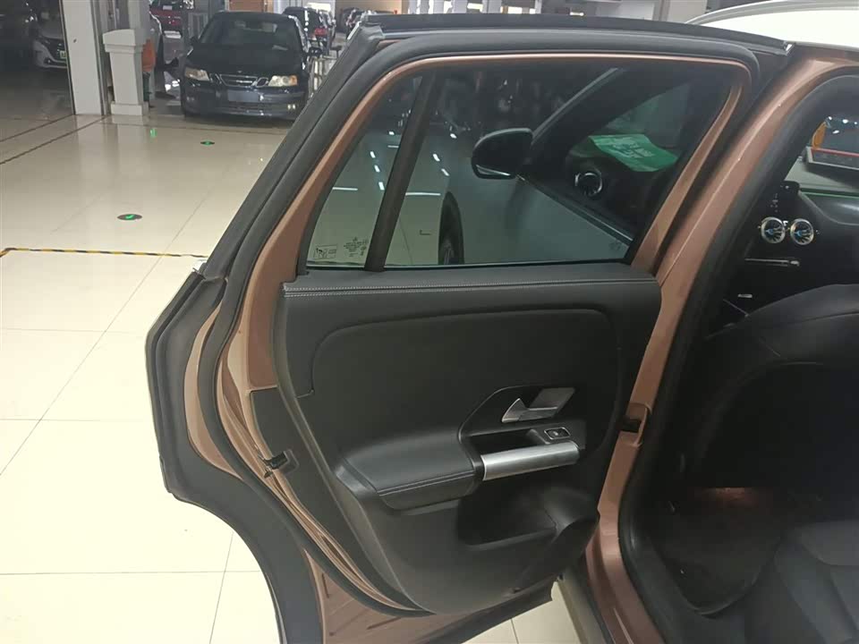 Mercedes-Benz EQA Mercedes-Benz EQA