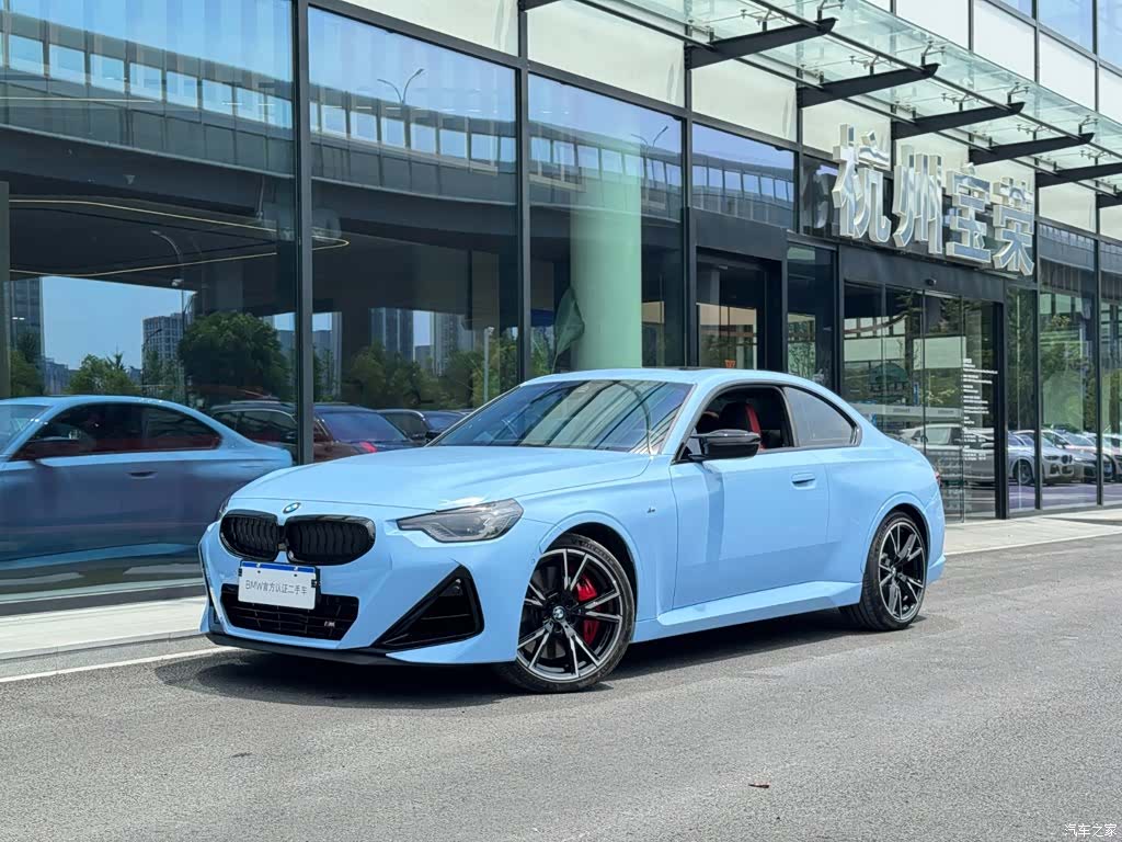 BMW M2, 2025 1
