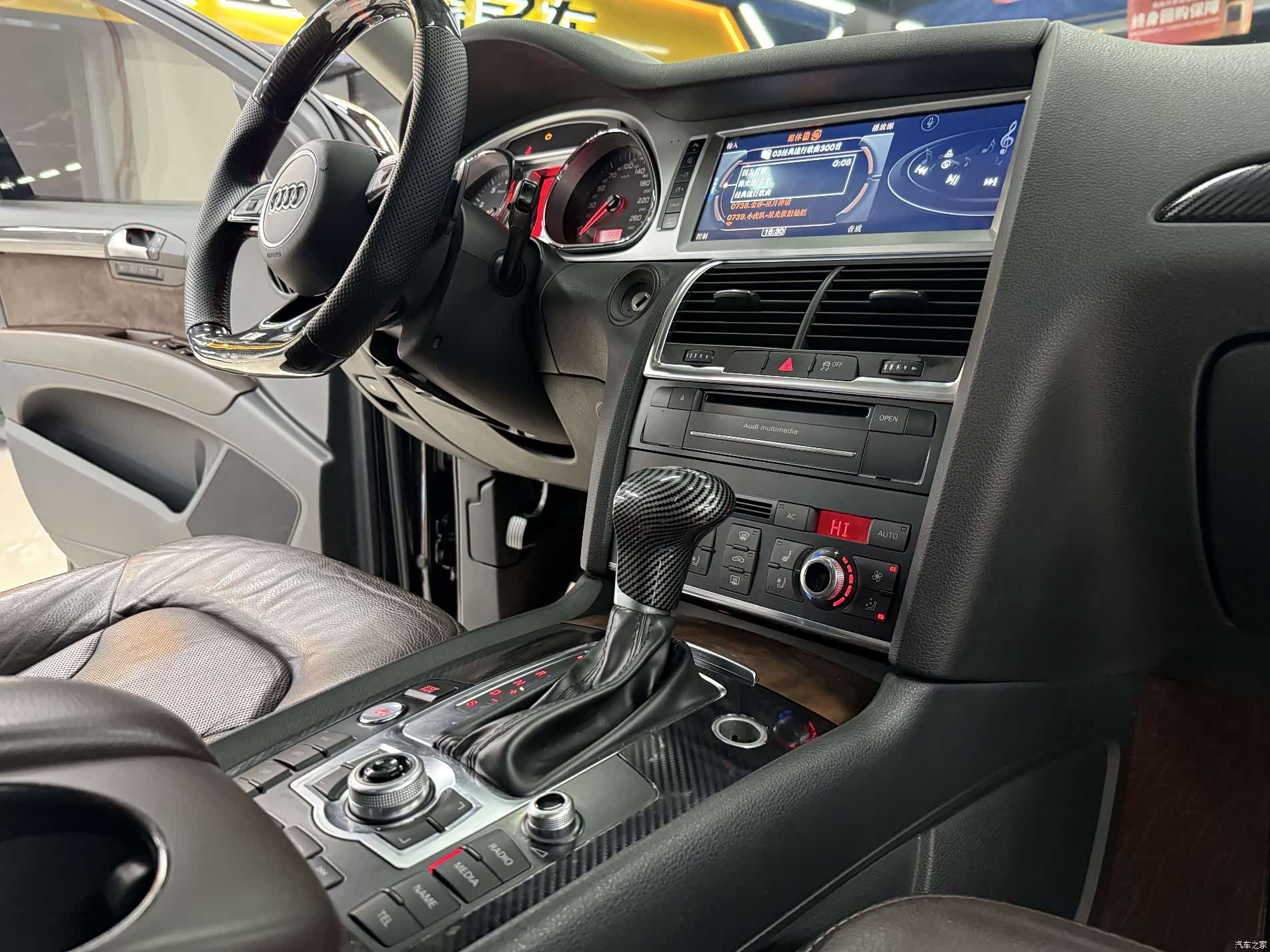 Audi Q7, 2011 8