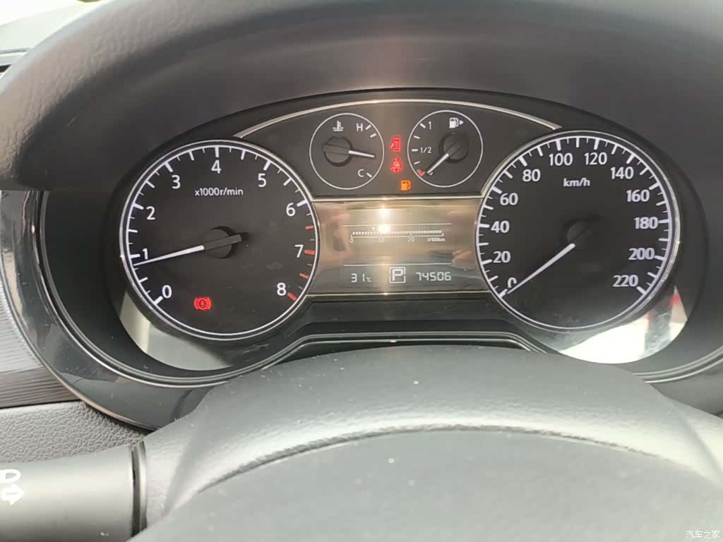 Nissan Tiida, 2016 12