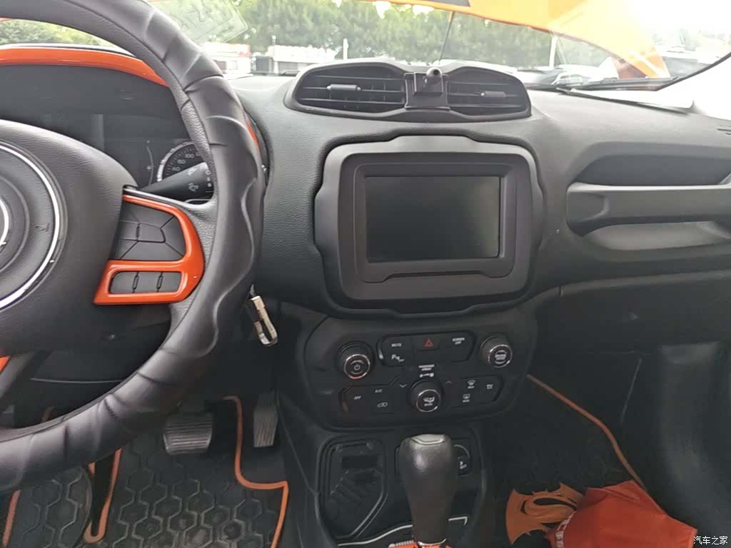 Jeep Renegade, 2019 13