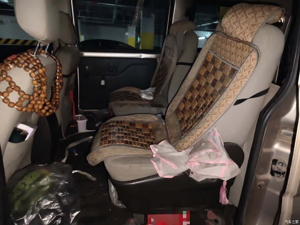 Wuling V, 2017 15