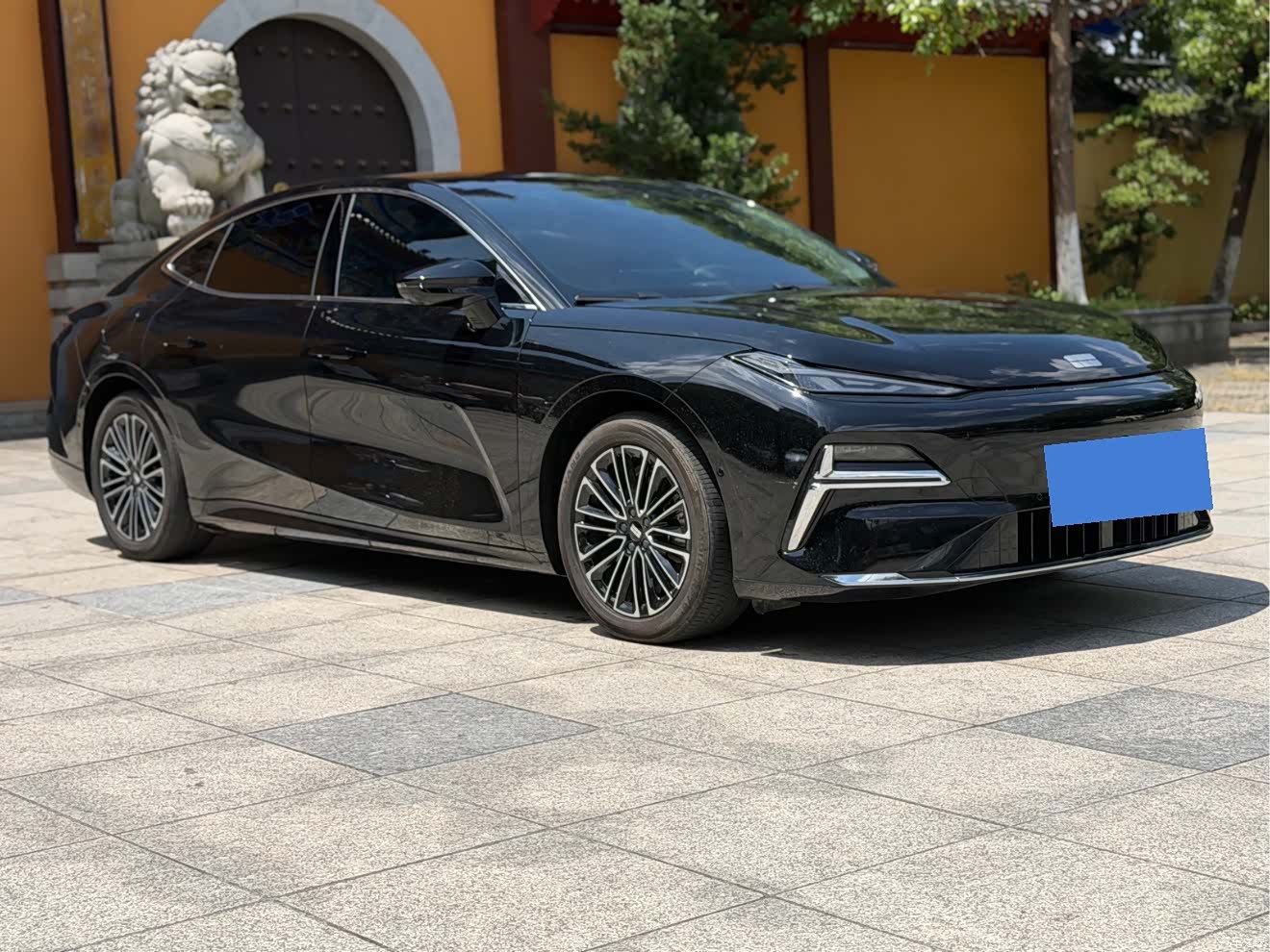 Geely 8, 2025 3