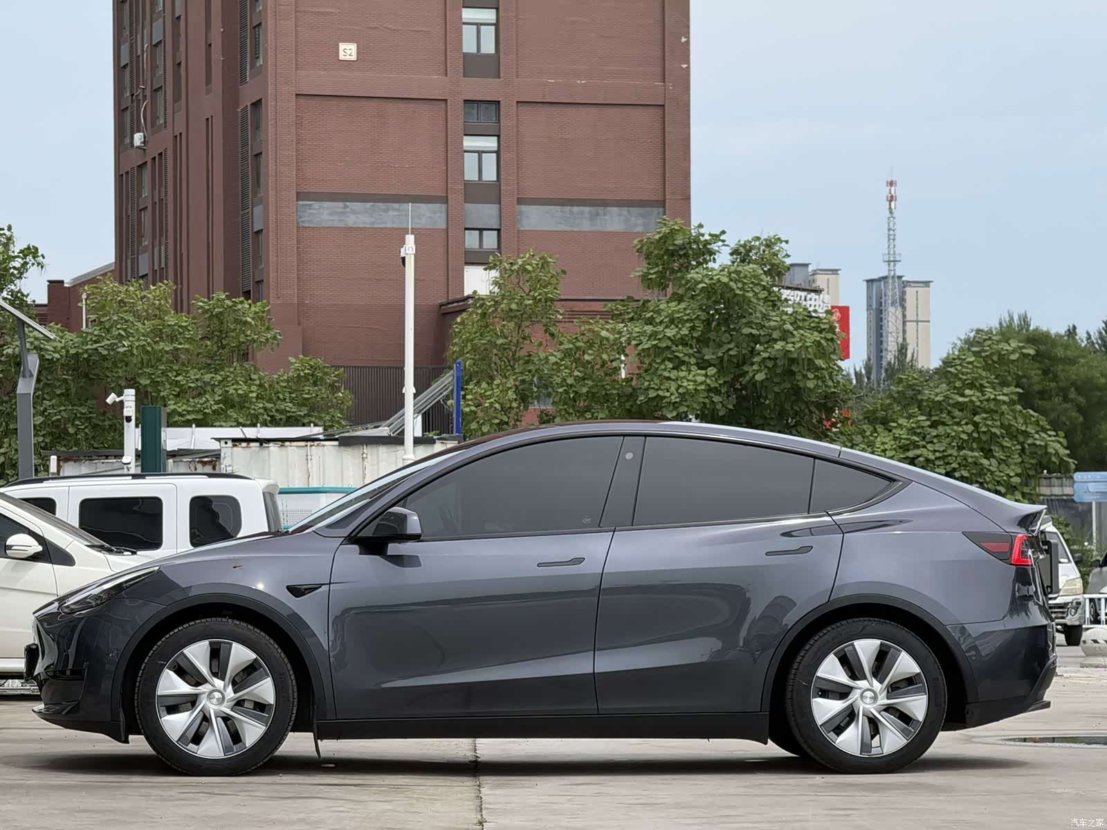 Tesla Model Y, 2022 7