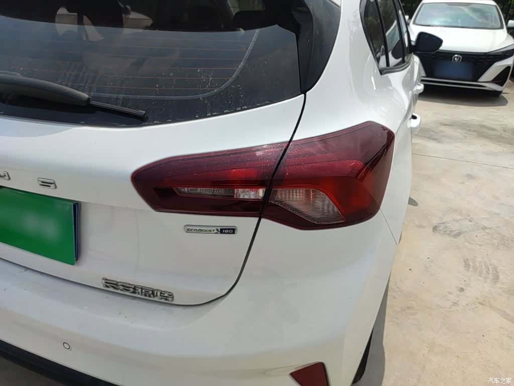 Ford Focus, 2022 8