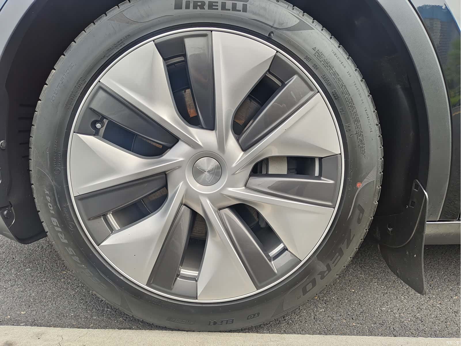 Tesla Model Y, 2022 16