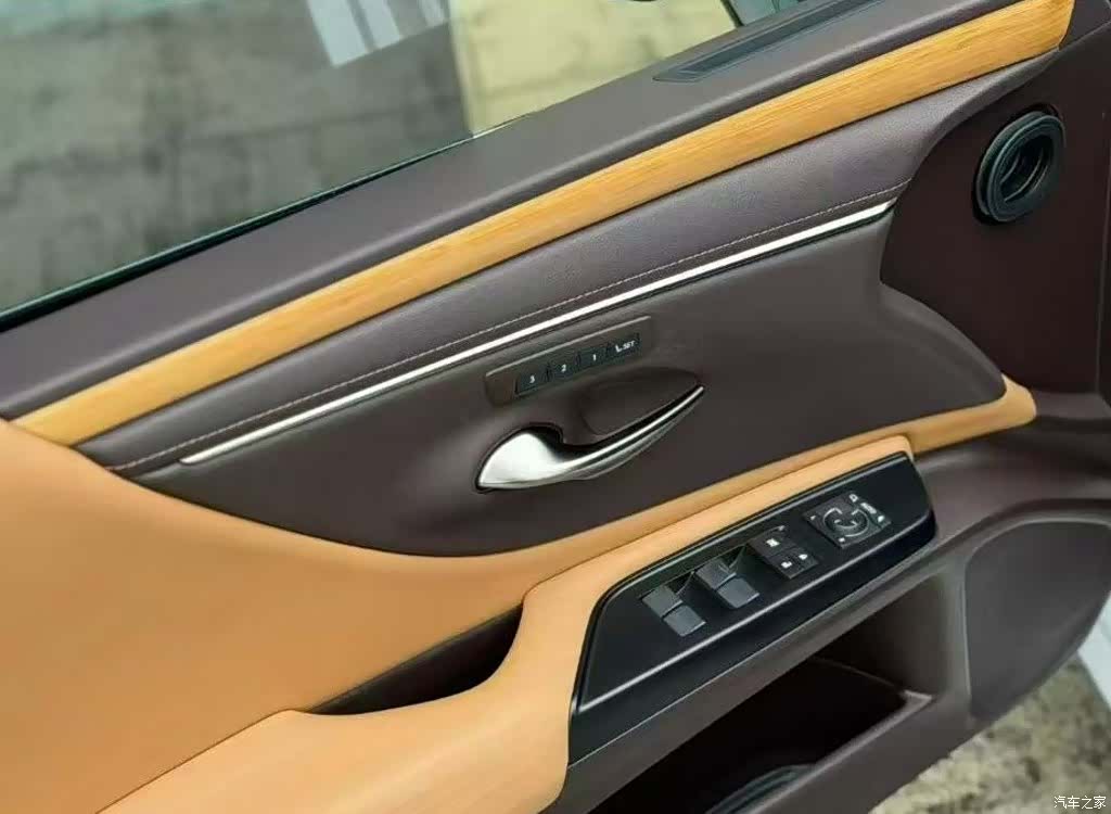 Lexus ES, 2021 13