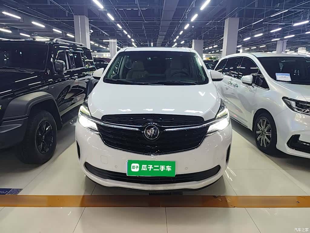 Buick GL8, 2021 3