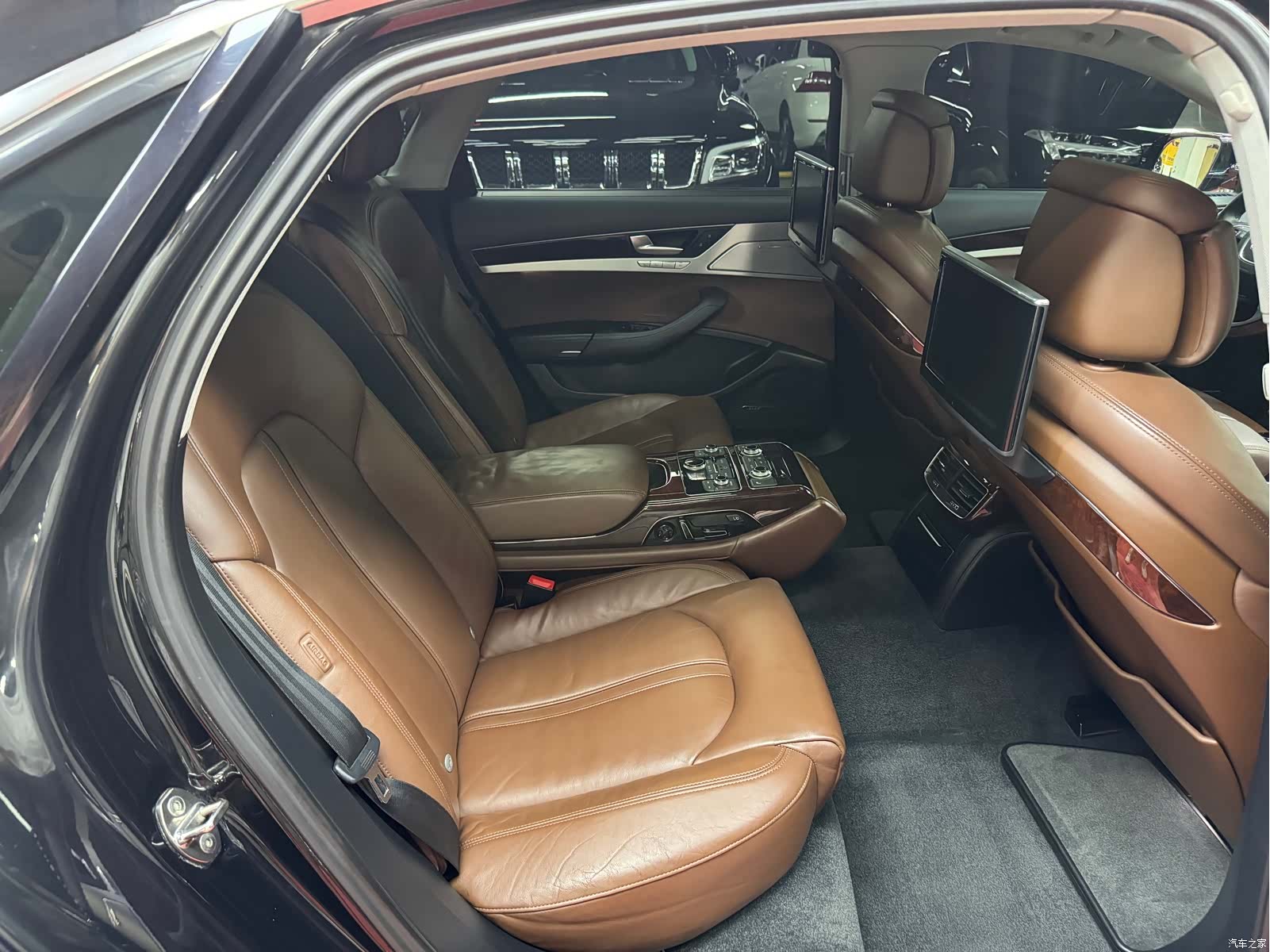 Audi A8L, 2013 29