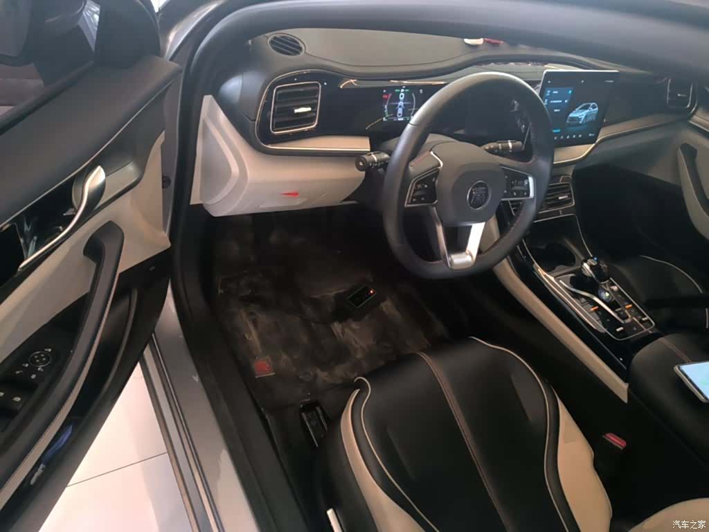 BYD Qin, 2022 16