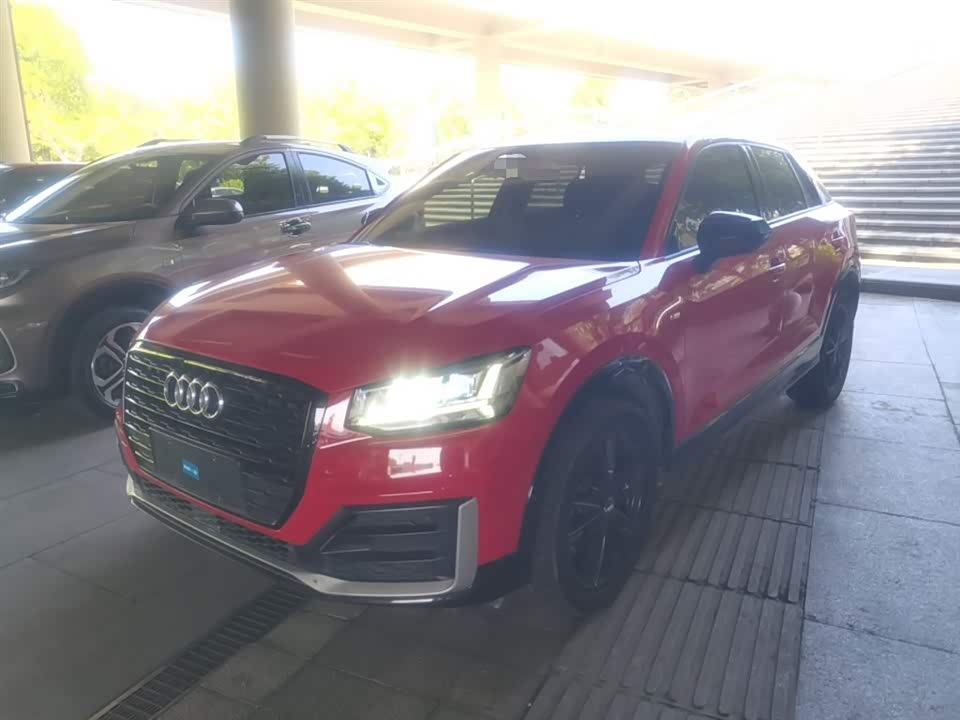 Audi Q2L