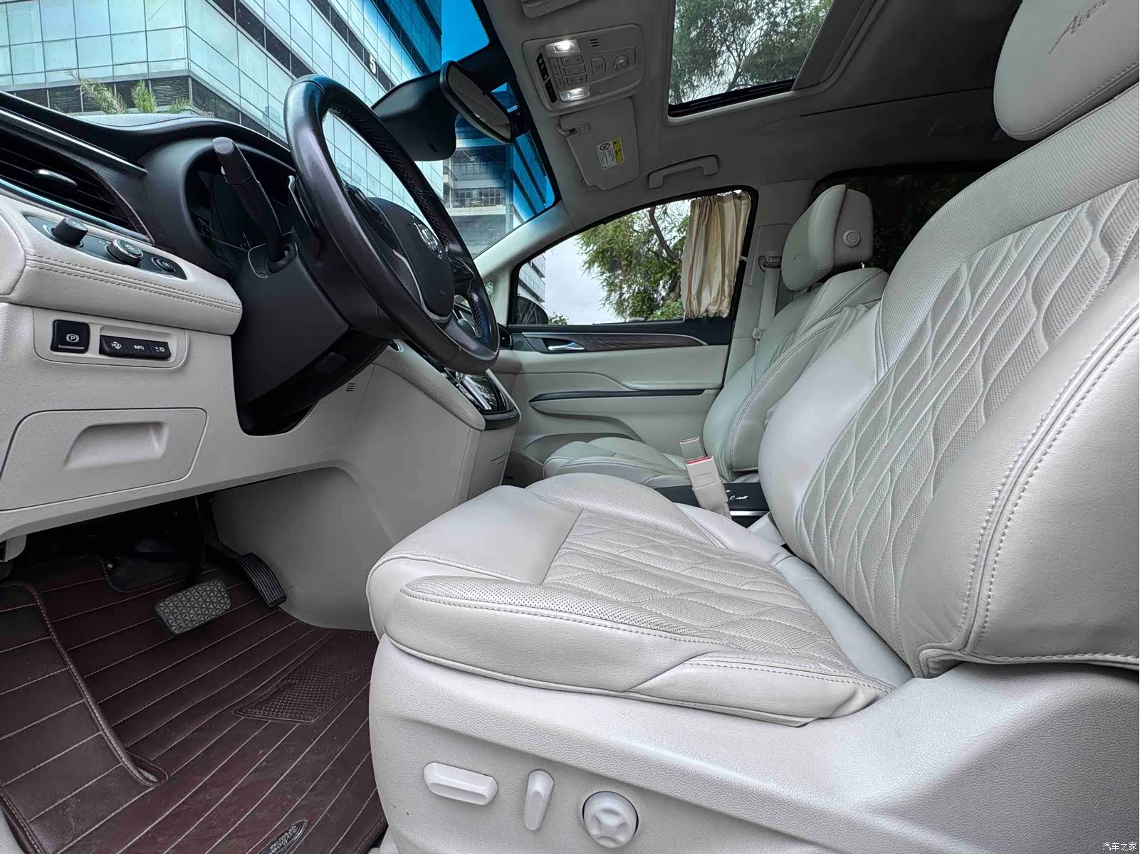Buick GL8, 2017 4