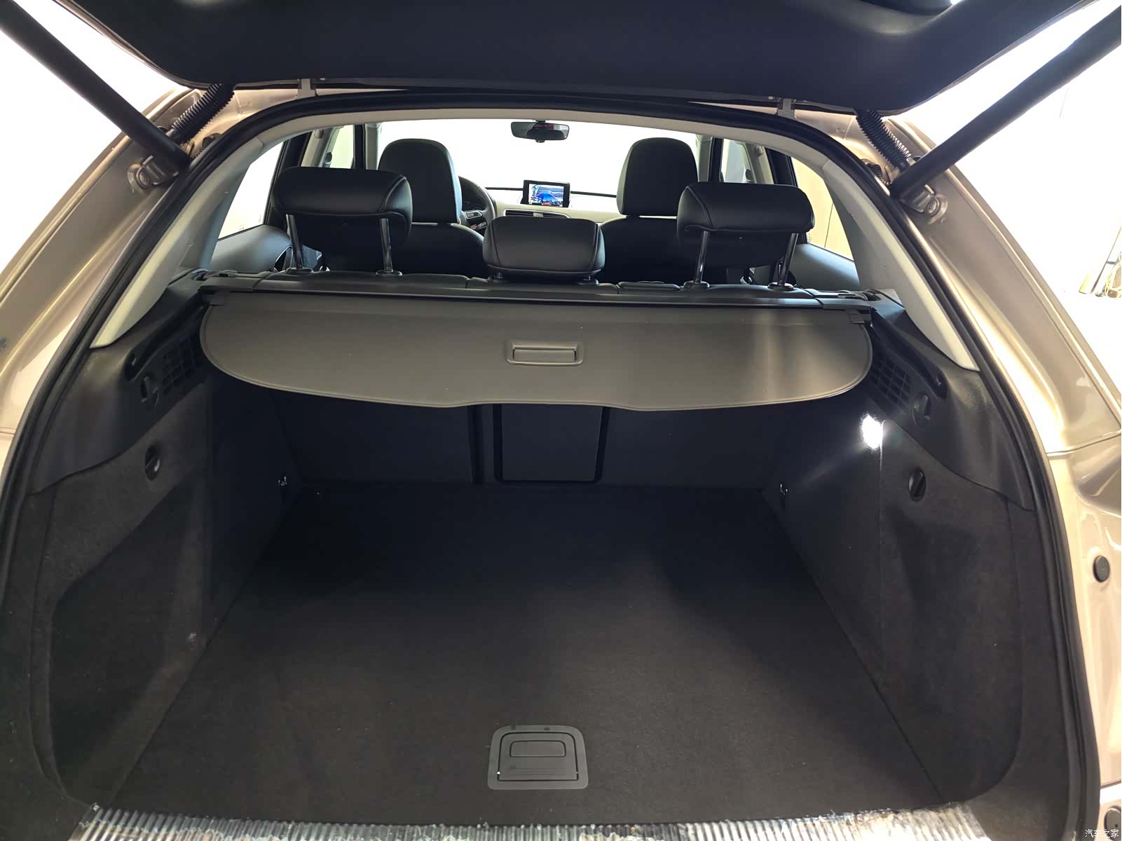 Audi Q3, 2018 11