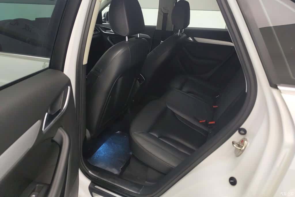 Audi Q3, 2018 11