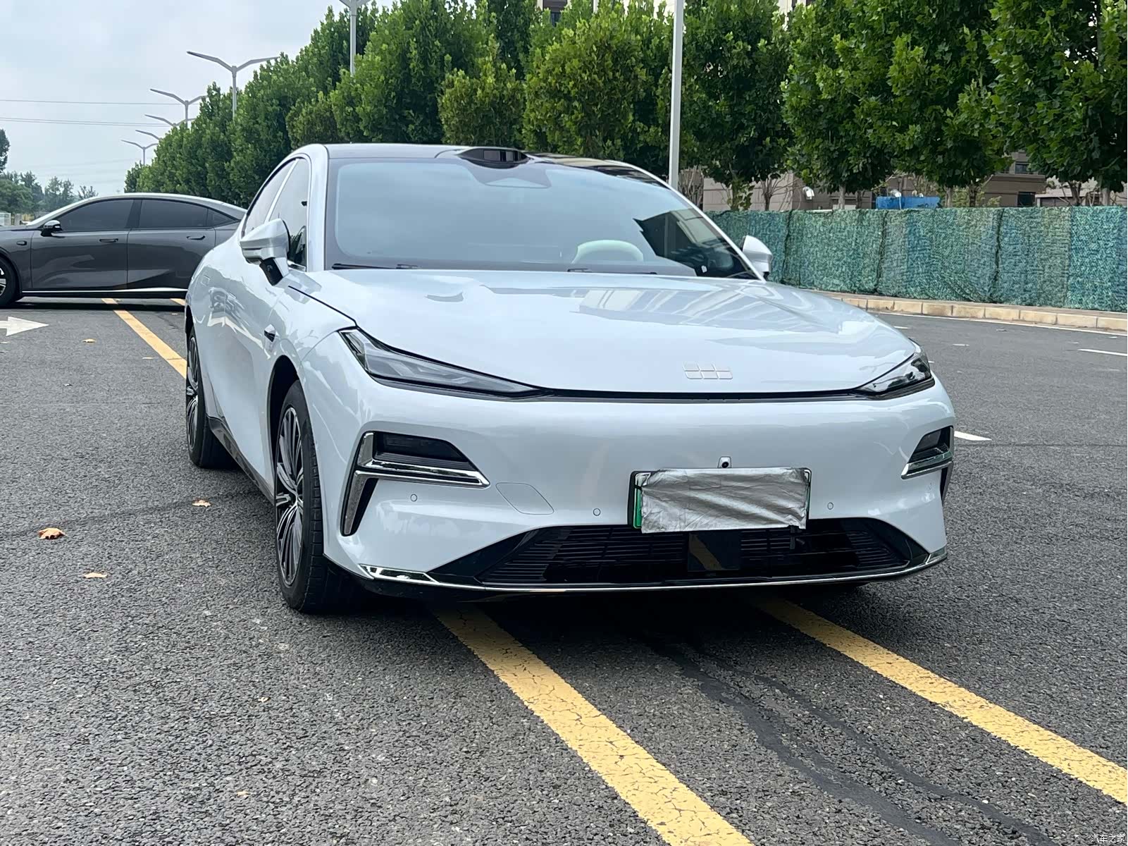 Geely 8, 2025 1