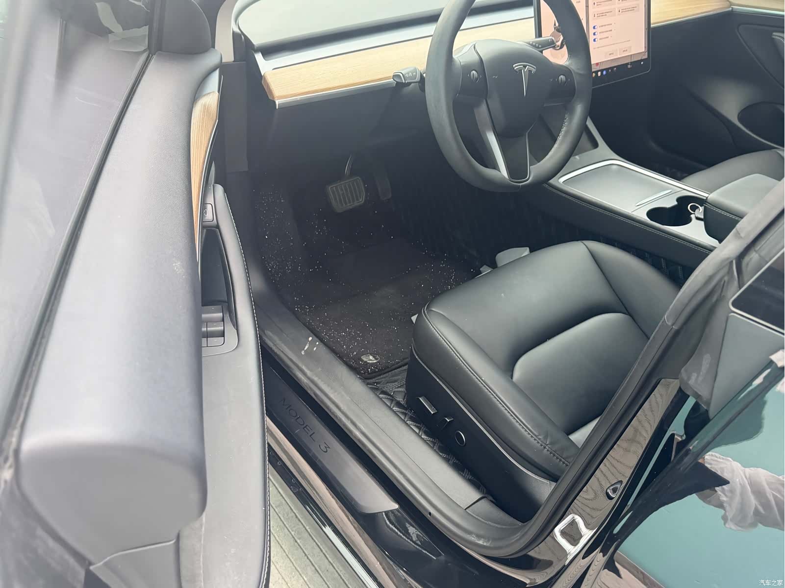 Tesla Model 3, 2023 4