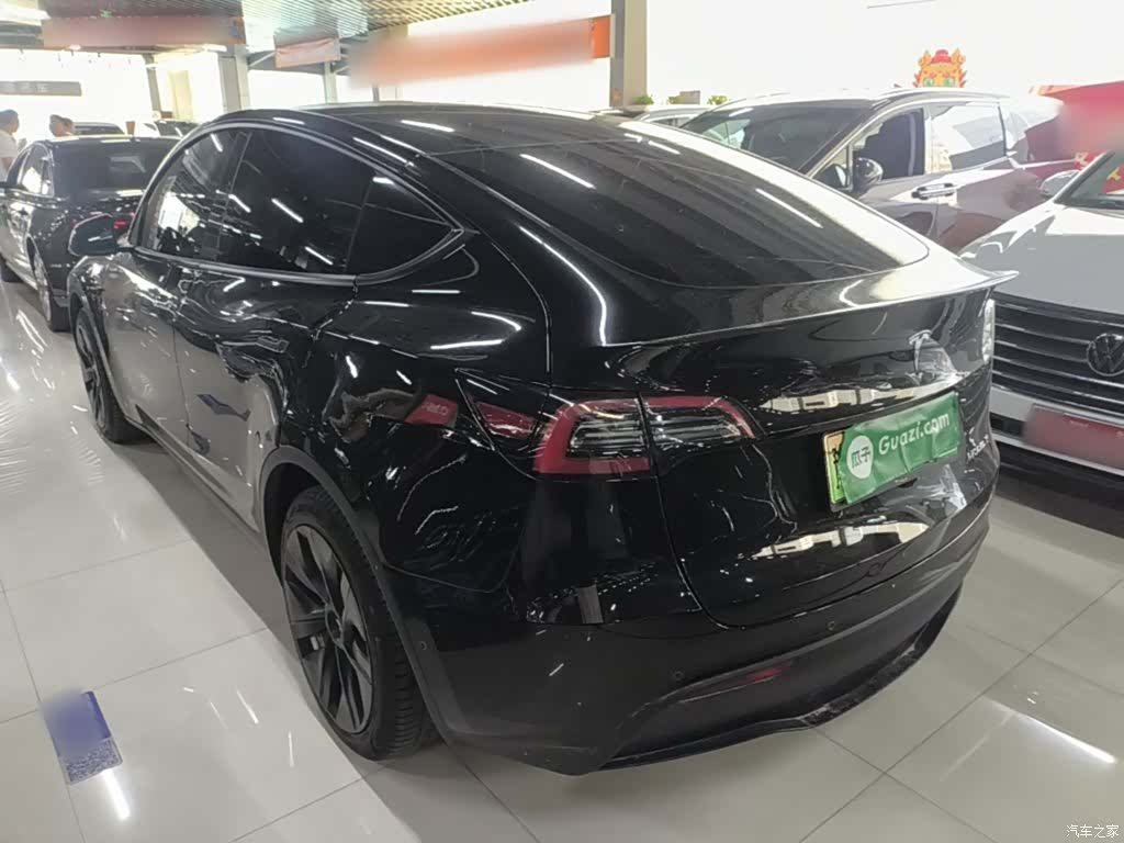 Tesla Model Y, 2023 все фото