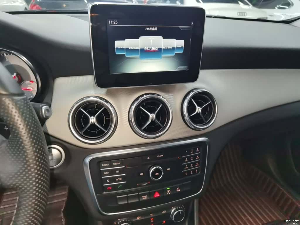 Mercedes-Benz GLA, 2016 13