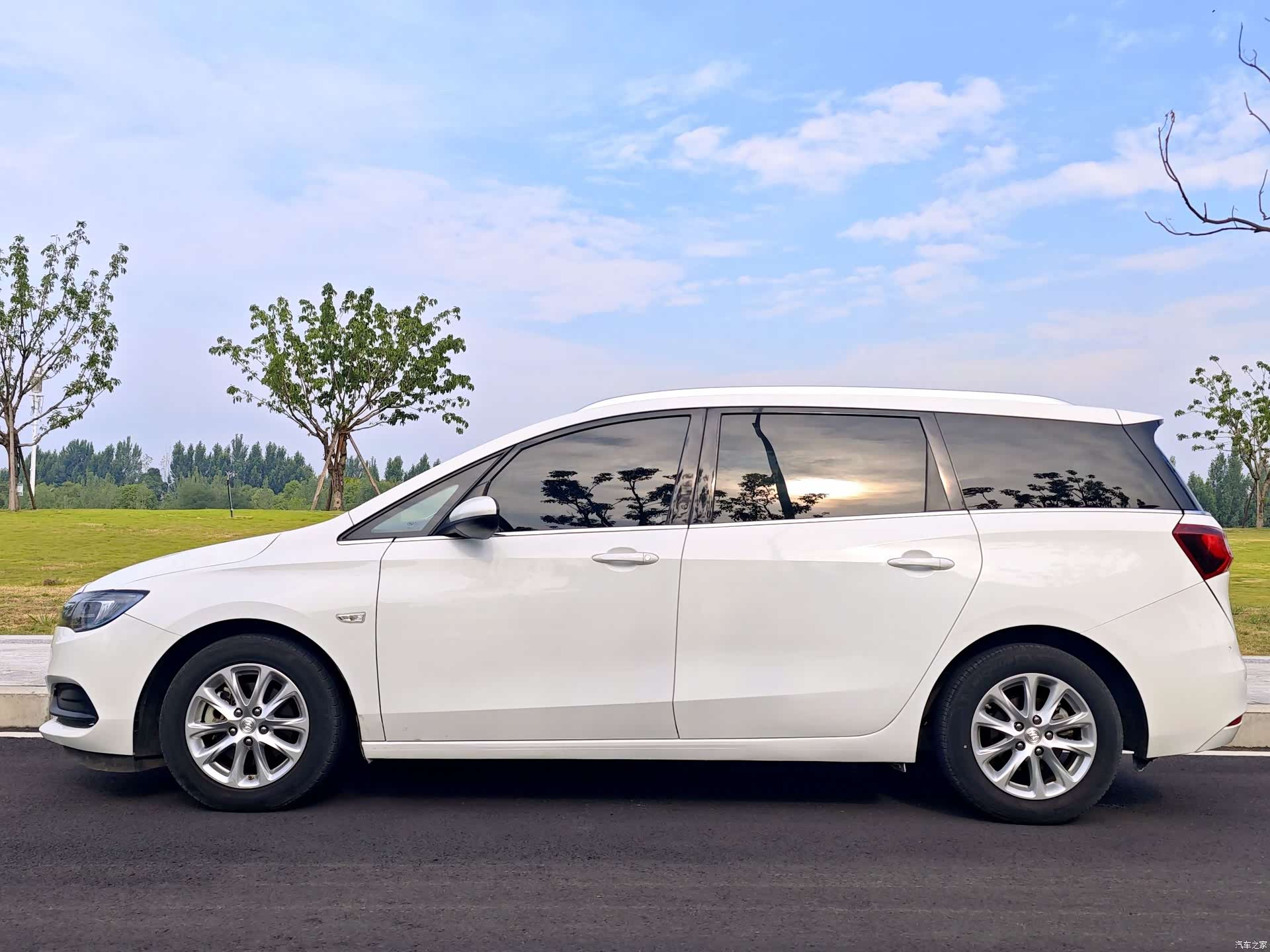 Buick GL6, 2018 10