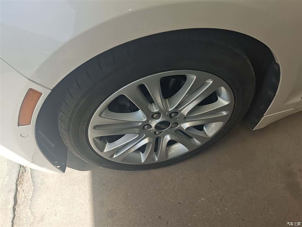 Lincoln MKZ, 2015 23