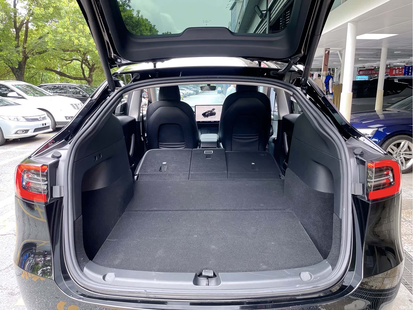 Tesla Model Y, 2022 11