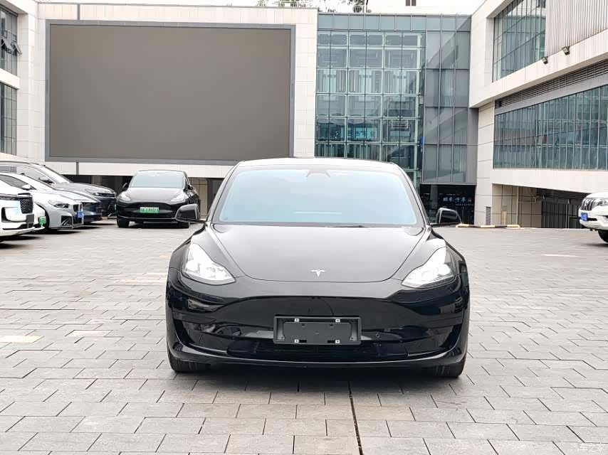 Tesla Model 3, 2022 2