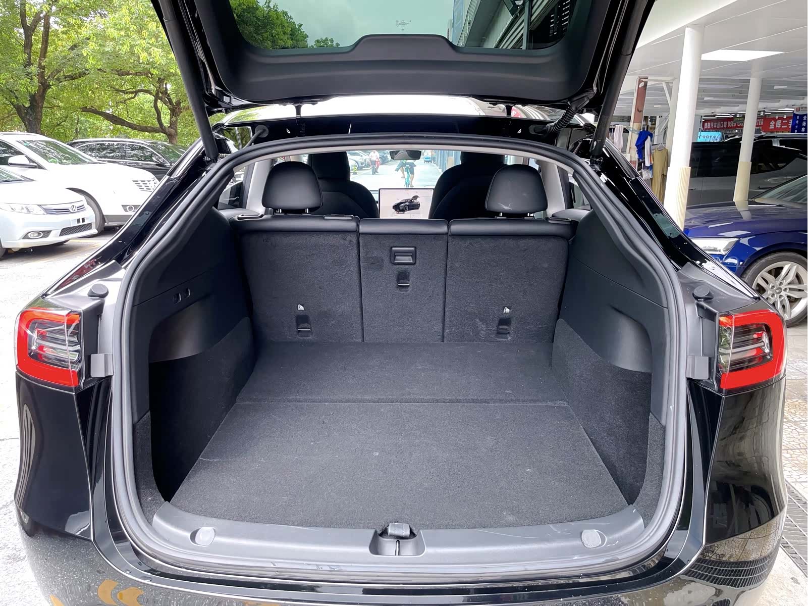 Tesla Model Y, 2022 10