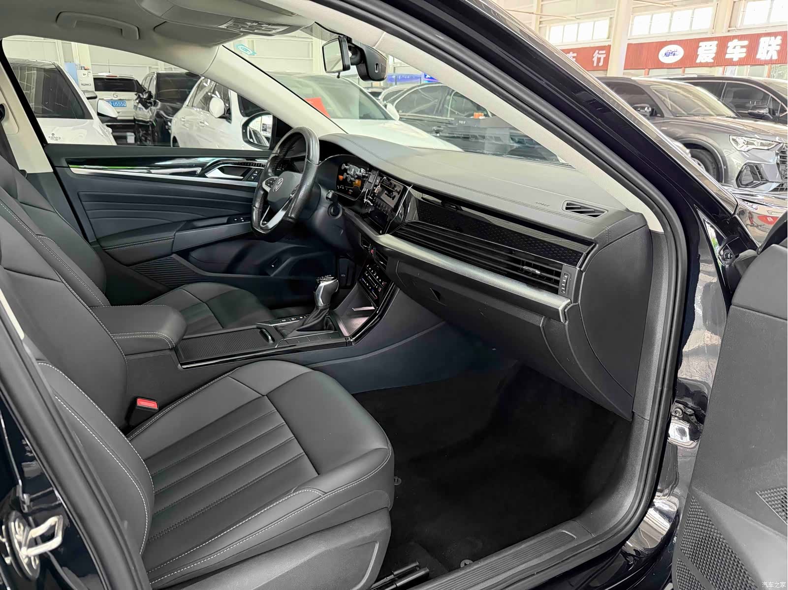 Volkswagen Passat, 2022 16