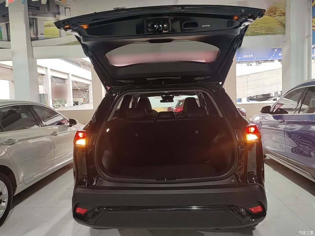Toyota Frontlander, 2023 19