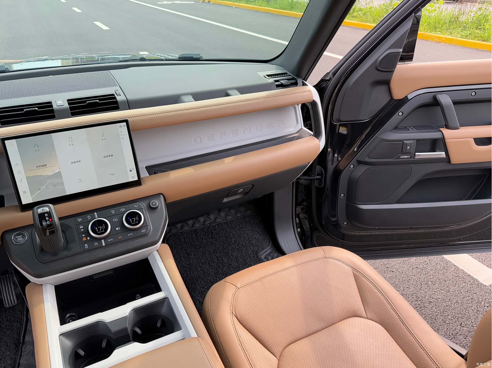 Land Rover Defender, 2025 15