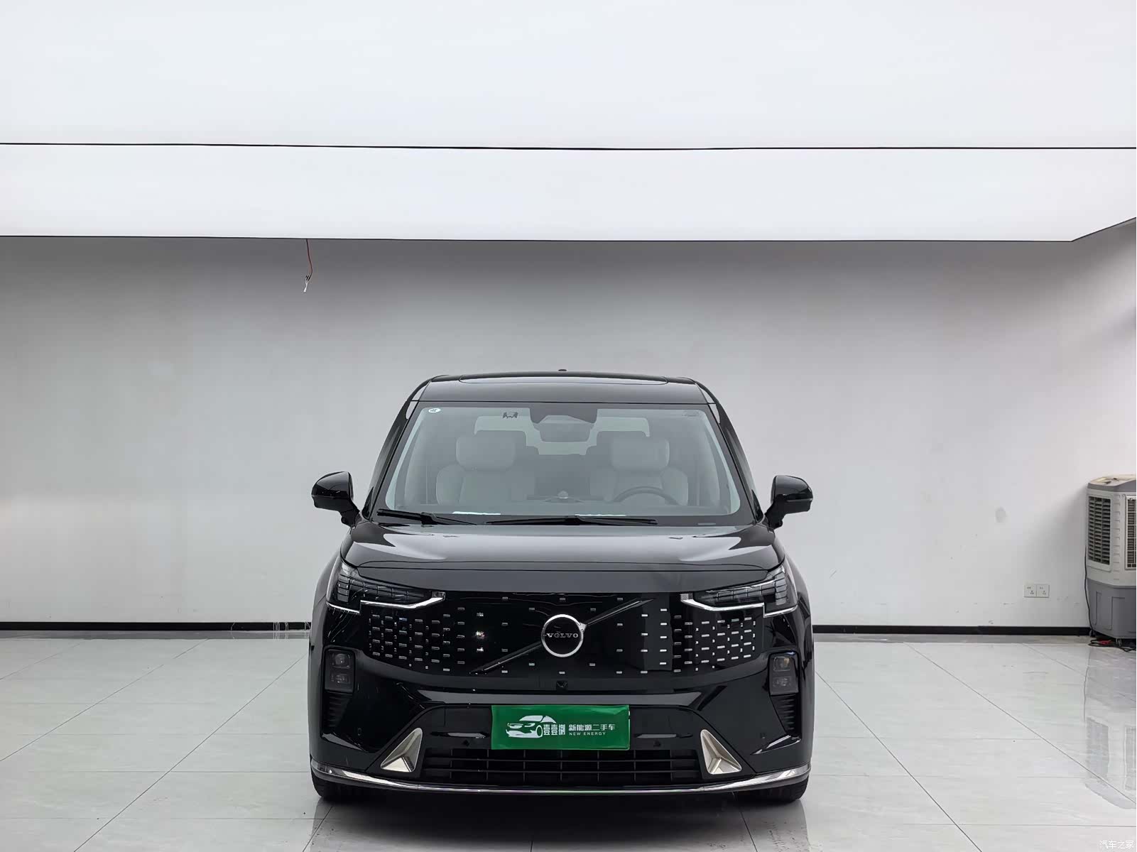 Volvo EM90, 2024 2