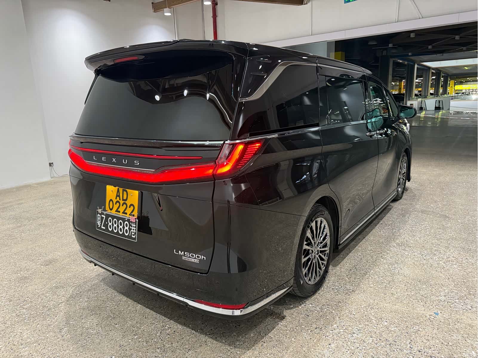 Lexus LM, 2026 14