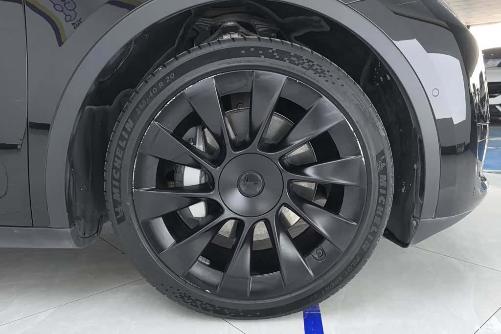 Tesla Model Y, 2023 6