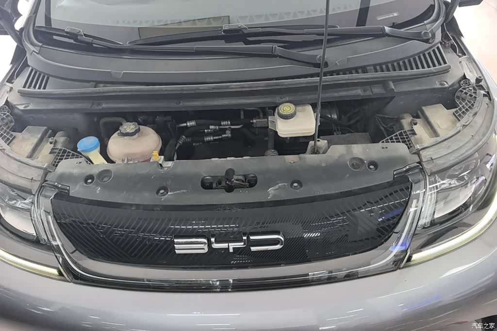 BYD Dolphin, 2022 10
