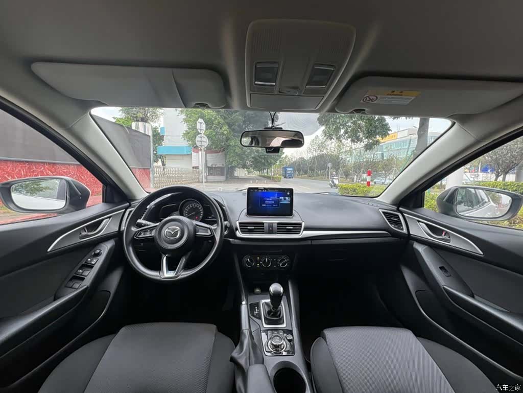 Mazda Mazda3, 2018 14