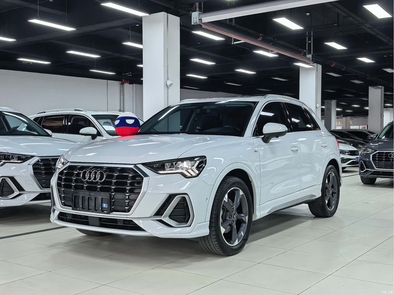 Audi Q3, 2023 1