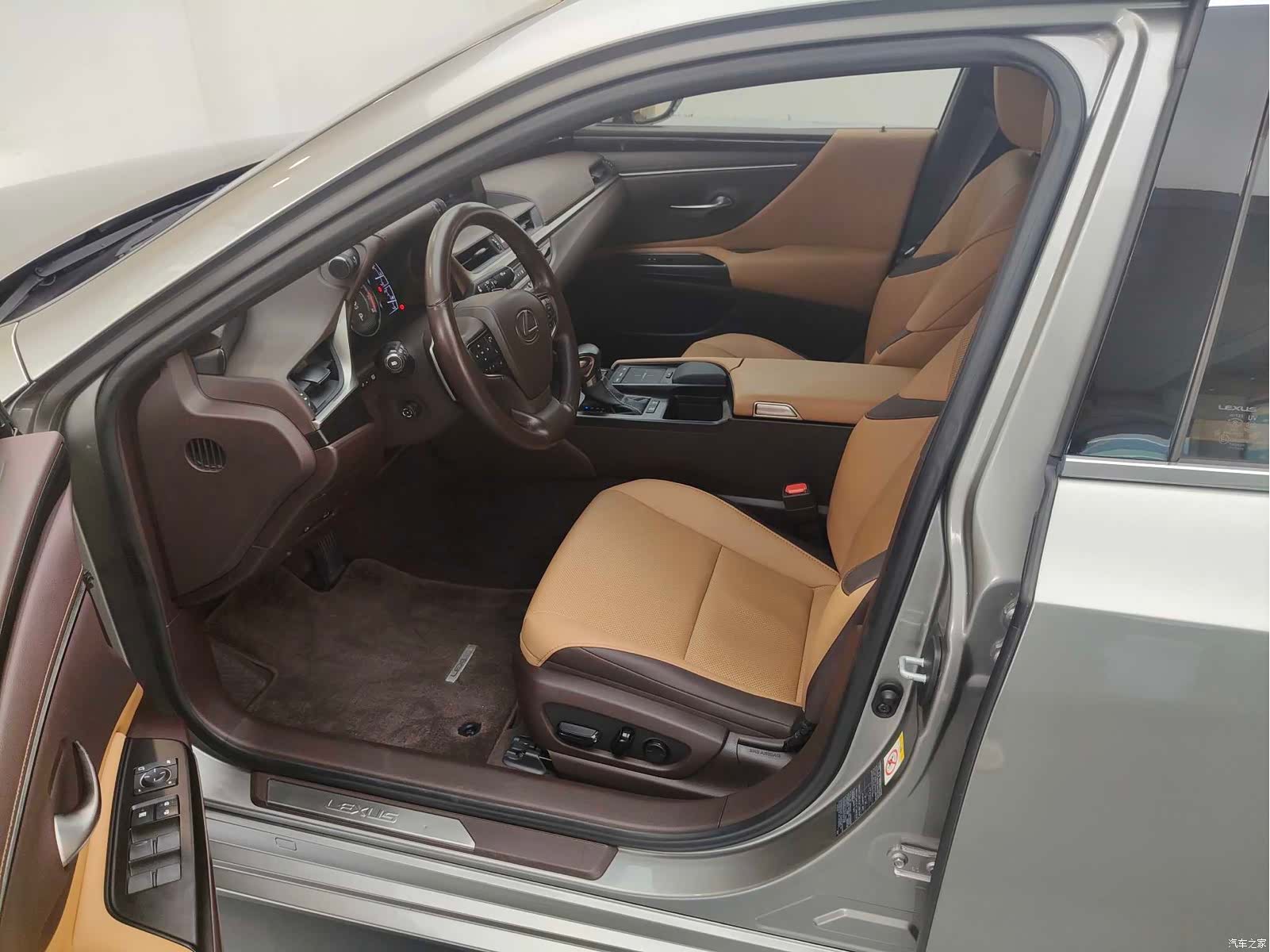 Lexus ES, 2018 11