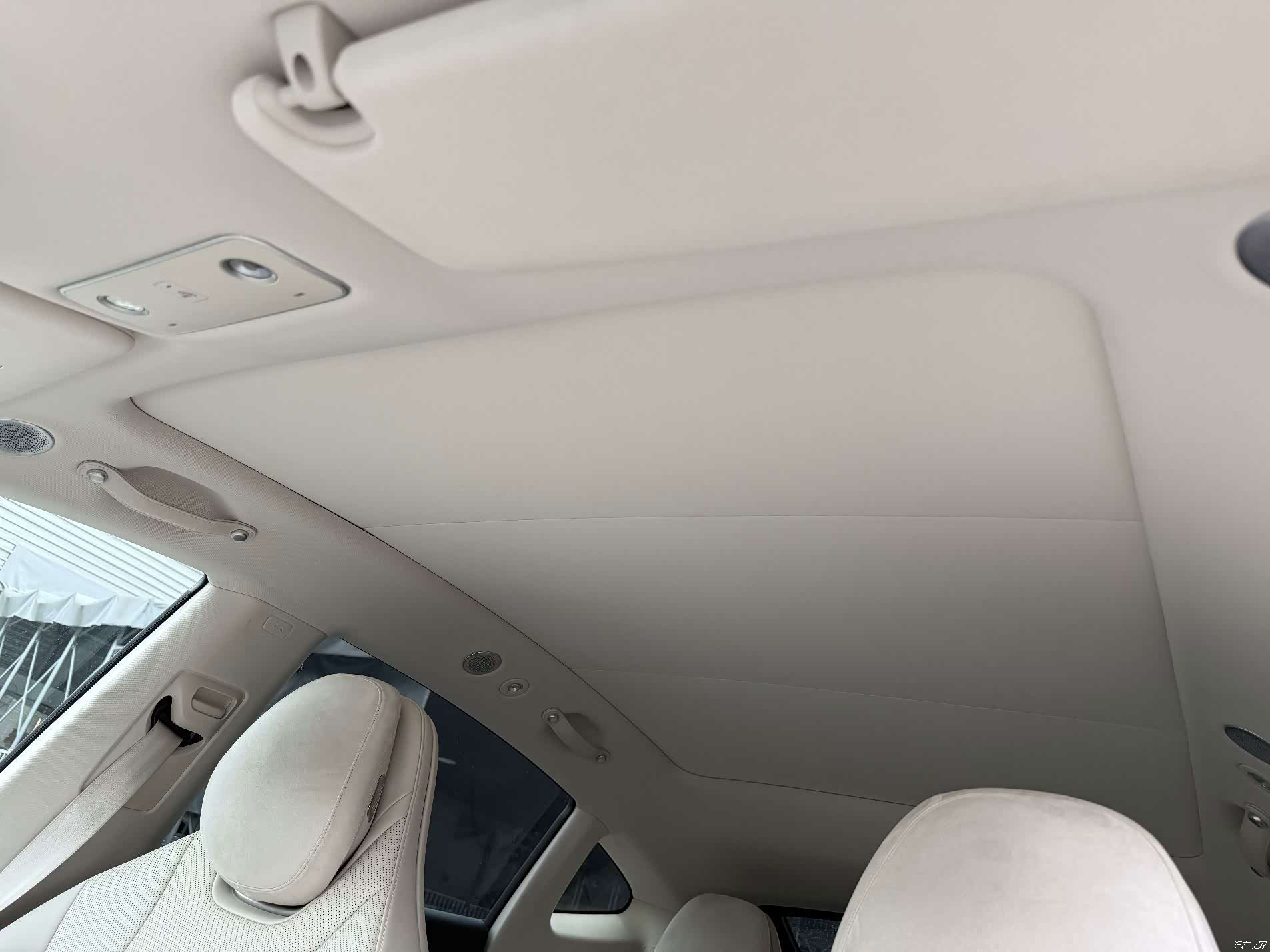 Luxeed R7, 2025 12