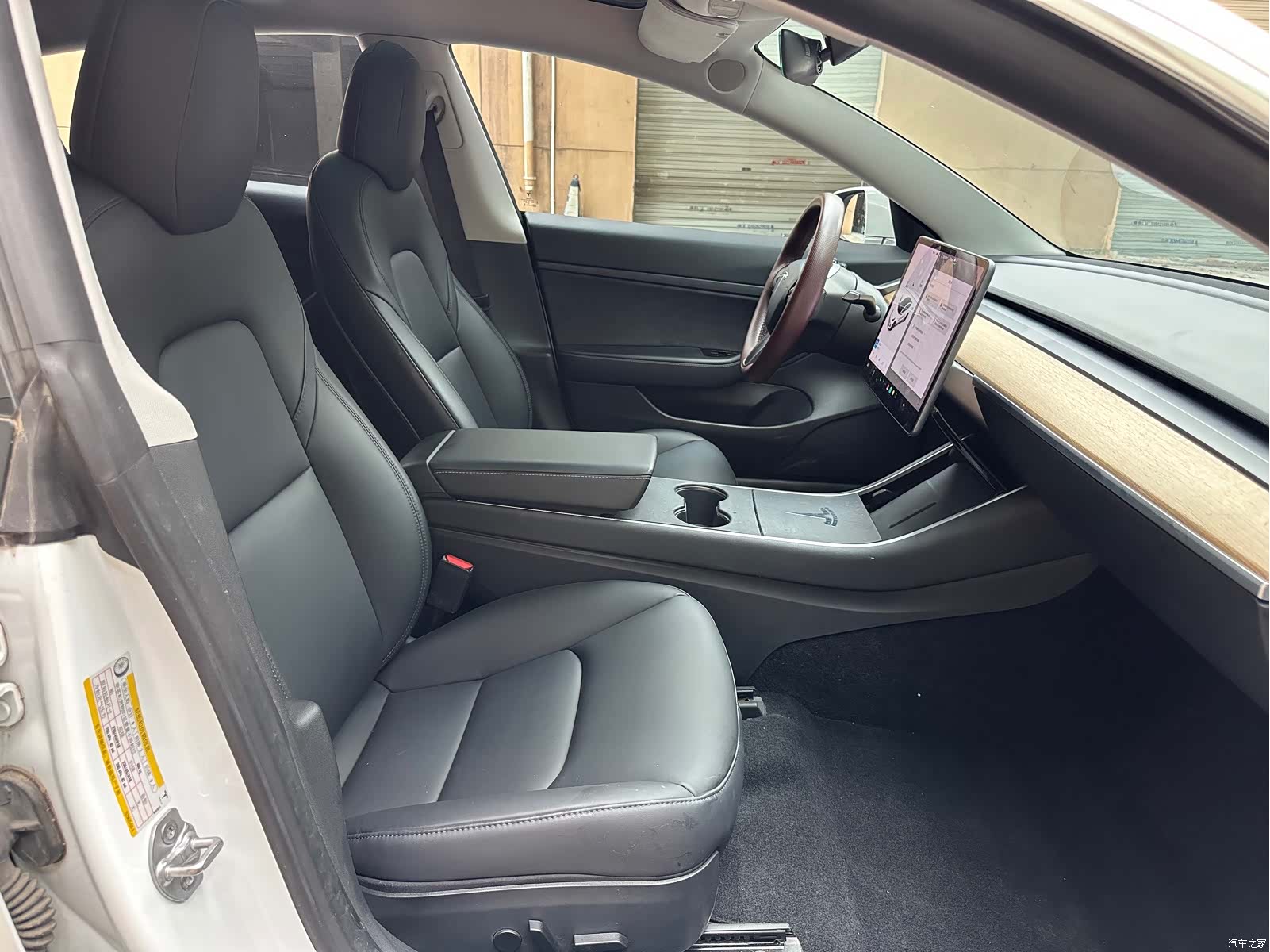 Tesla Model 3, 2020 все фото