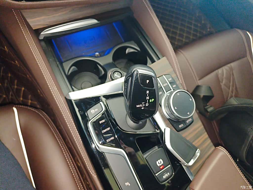 BMW 5 Series, 2020 14