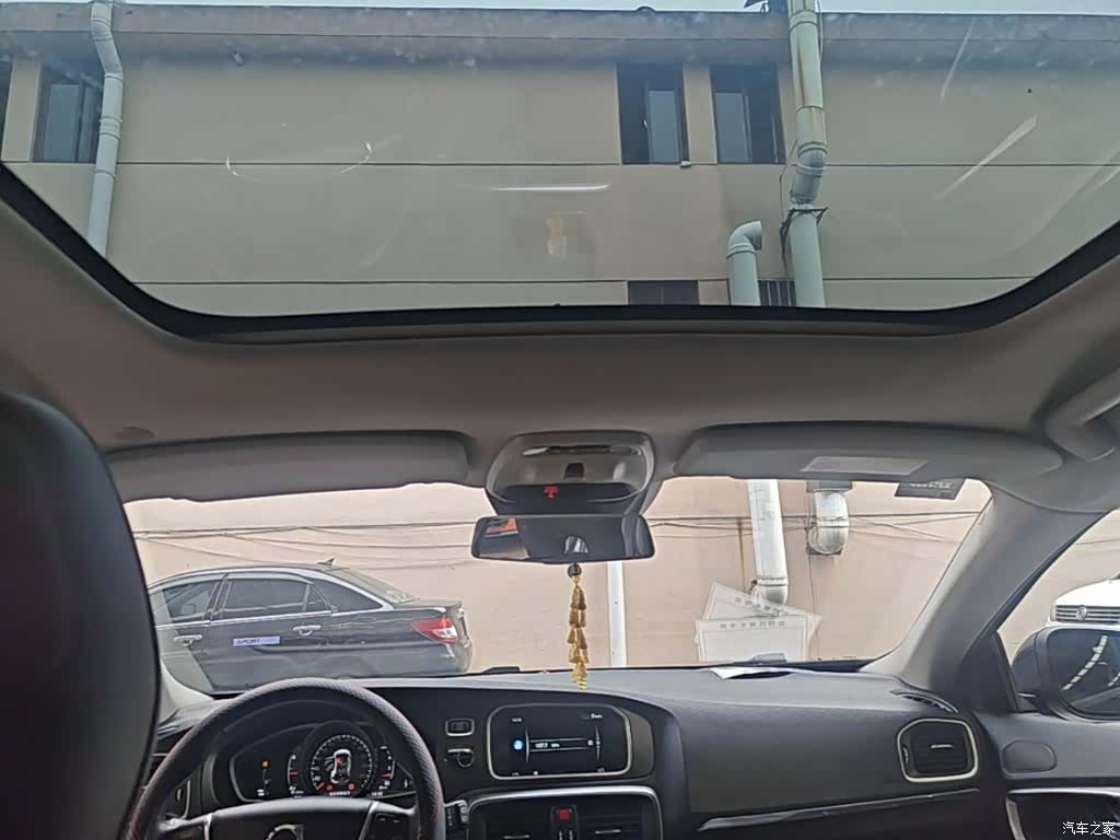 Volvo V40, 2017 18