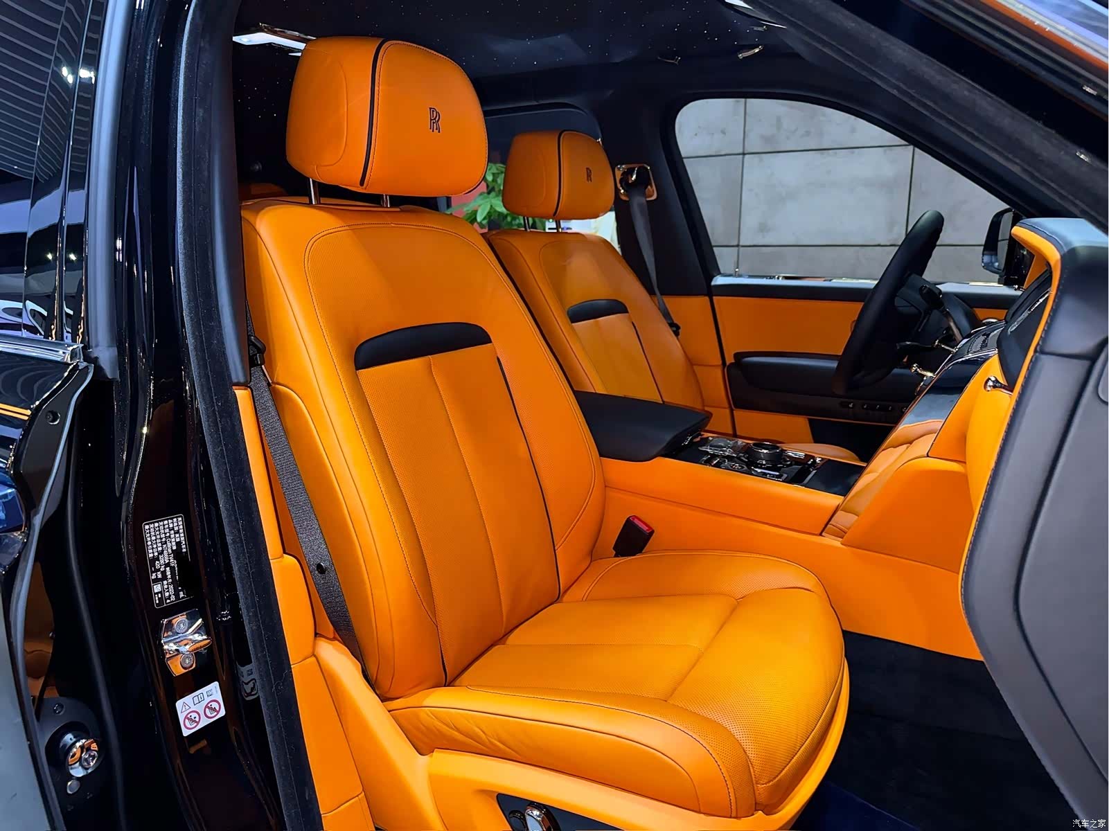Rolls-Royce Cullinan, 2022 17