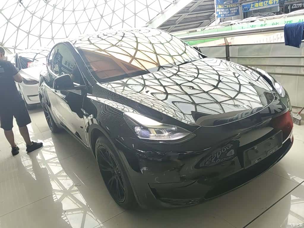 Tesla Model Y, 2022 4