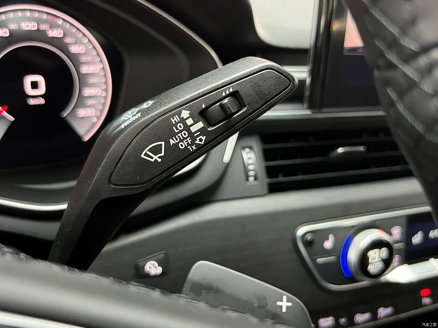 Audi A4L, 2023 24