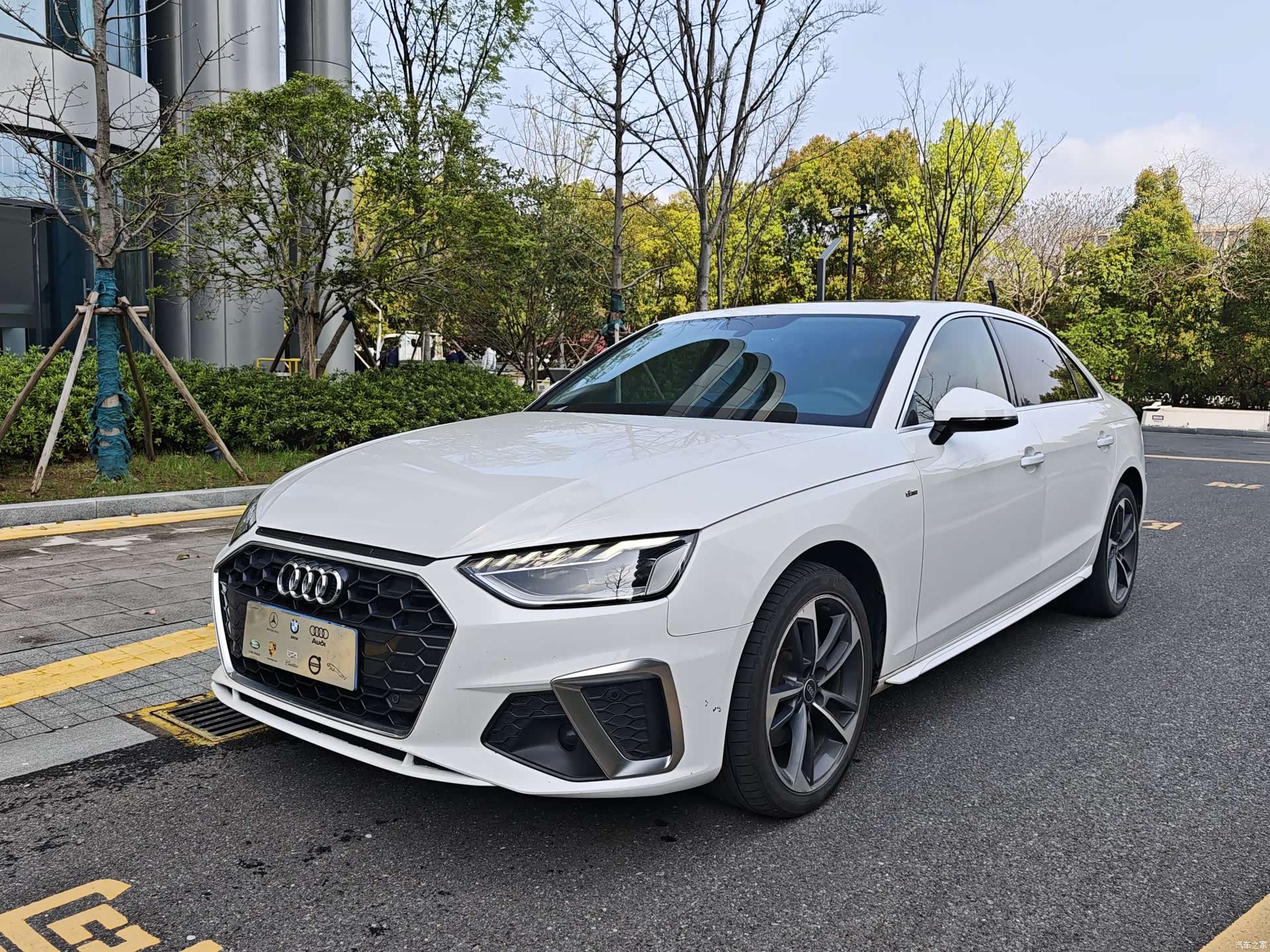 Audi A4L, 2022 1