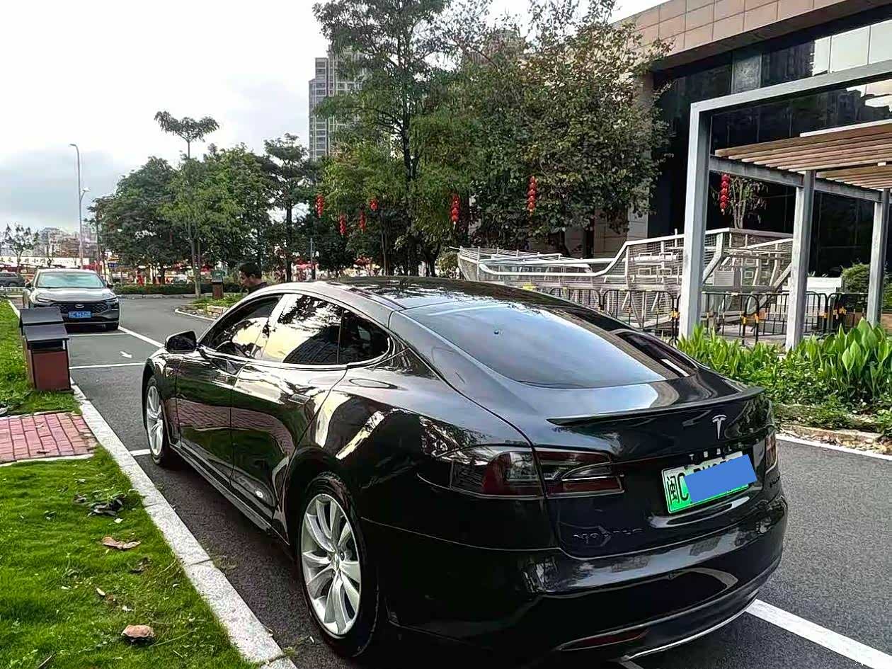 Tesla Model S, 2015 4